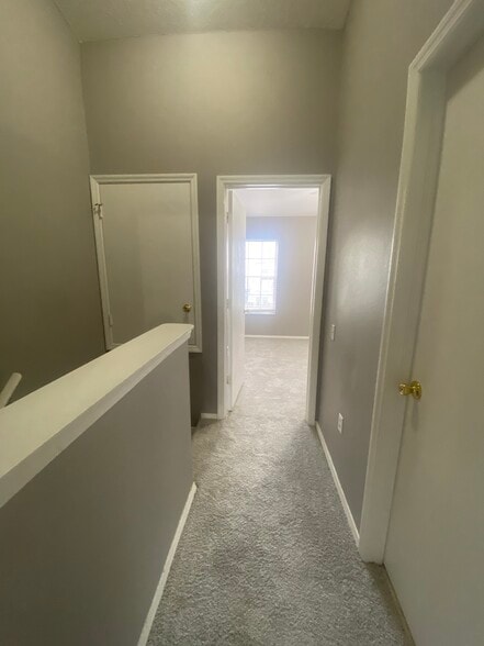 Building Photo - 2469 Lake Woodberry Cir