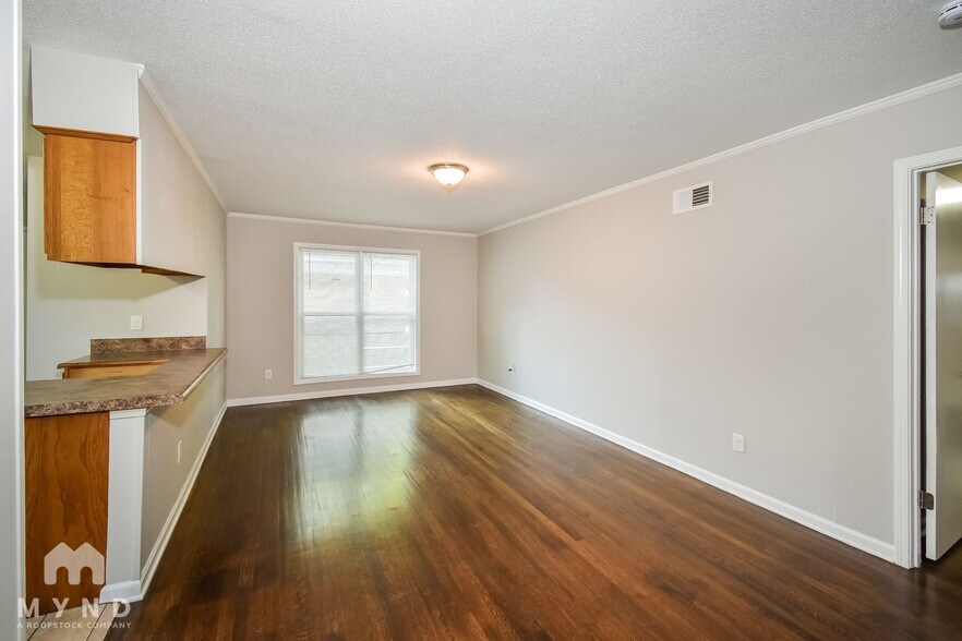 Building Photo - 1333 Mary Jane Ave