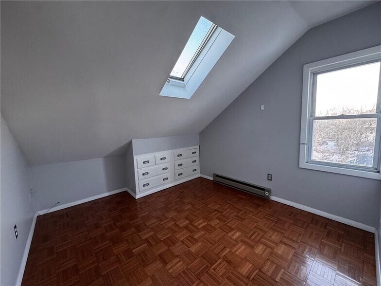 Building Photo - 72 Courtland St