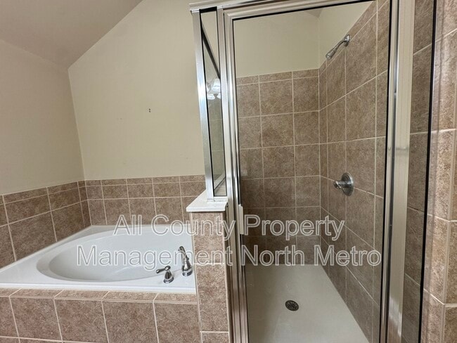 Building Photo - 10860 Ellicot Way