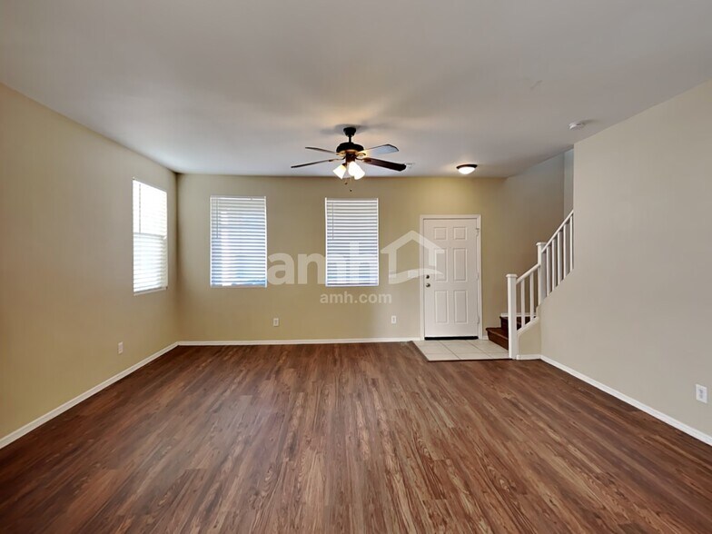 Building Photo - 5330 W Albeniz Pl