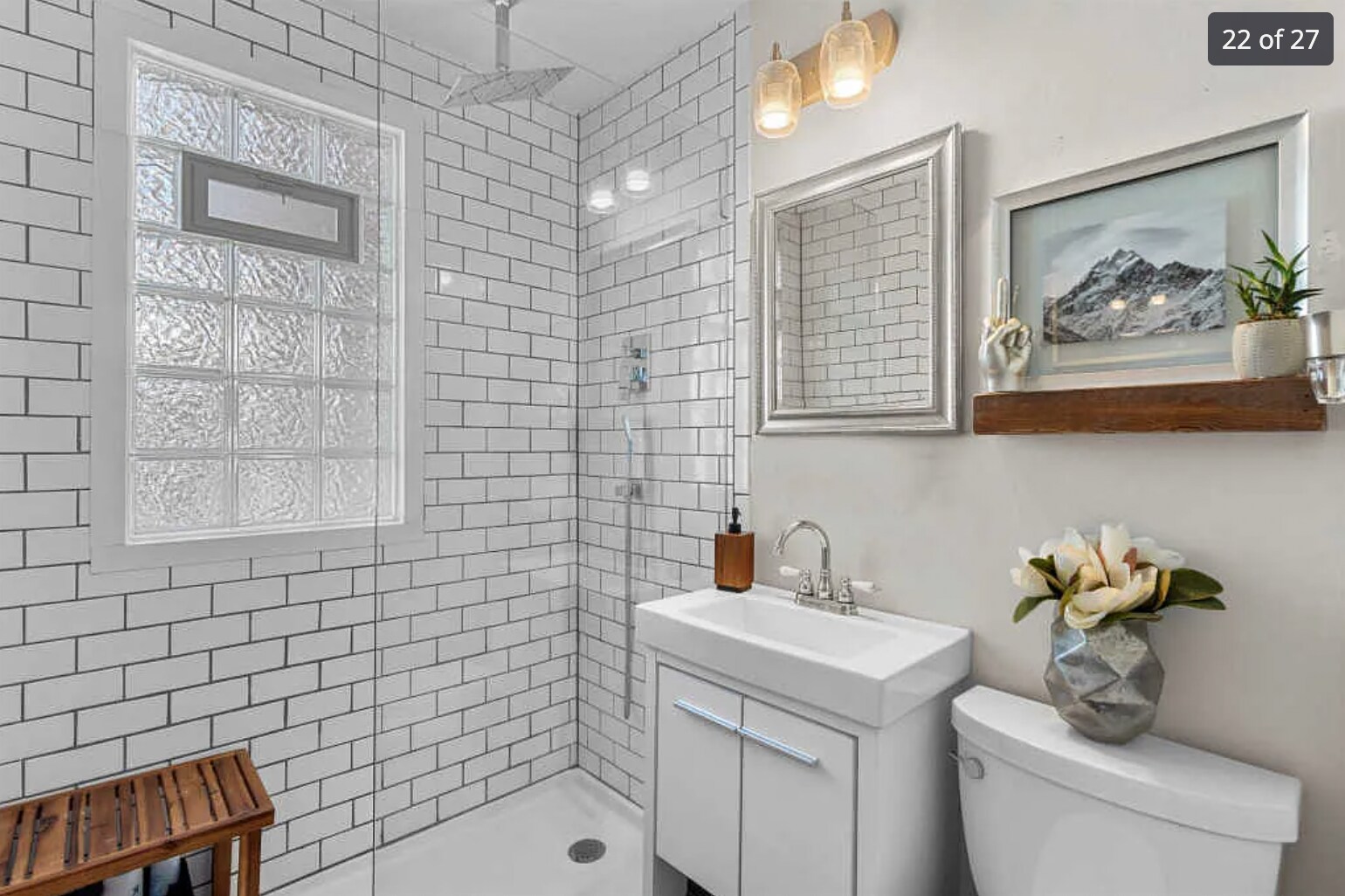 Building Photo - 2048 S 70th St