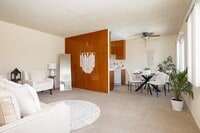 Building Photo - Huge Bedroom, Extra Closets