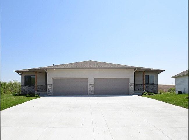 Building Photo - 14802 Bruning St