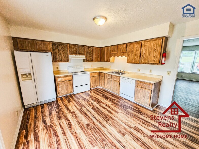 Building Photo - 117 Bybee Dr