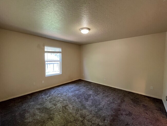 Building Photo - 9690 W Portola Dr
