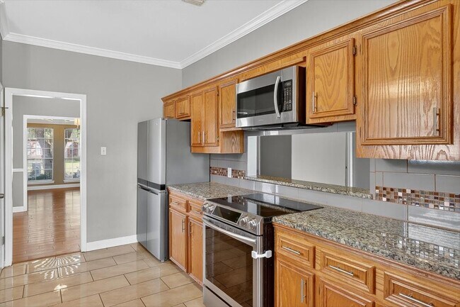 Building Photo - 8114 Etienne Dr