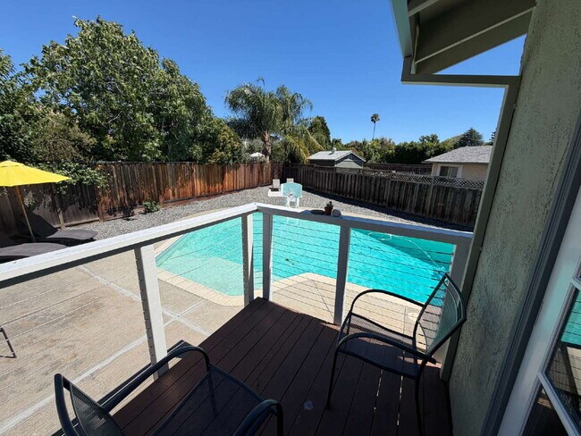 Building Photo - "Charming Walnut Creek Retreat: Spacious 4-Bedroom Home with Elegant Granite Kitchen, Cozy Firepl...
