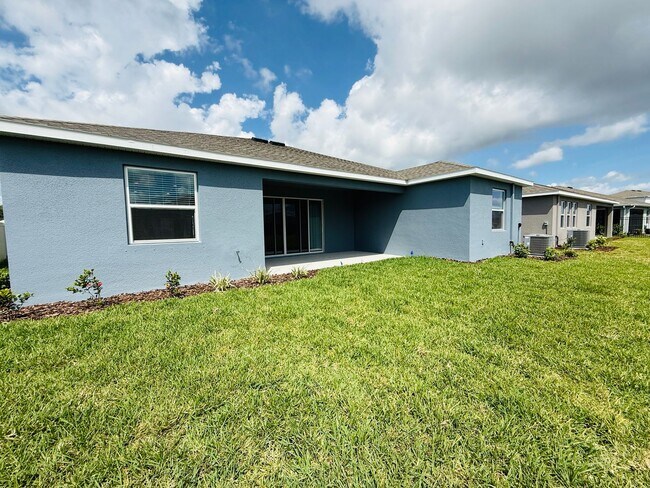 Building Photo - New built 4 bedroom 3 bath 3 car garage in Coddington Subdivision