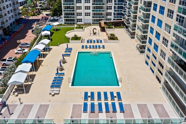 Building Photo - 3900 Galt Ocean Dr
