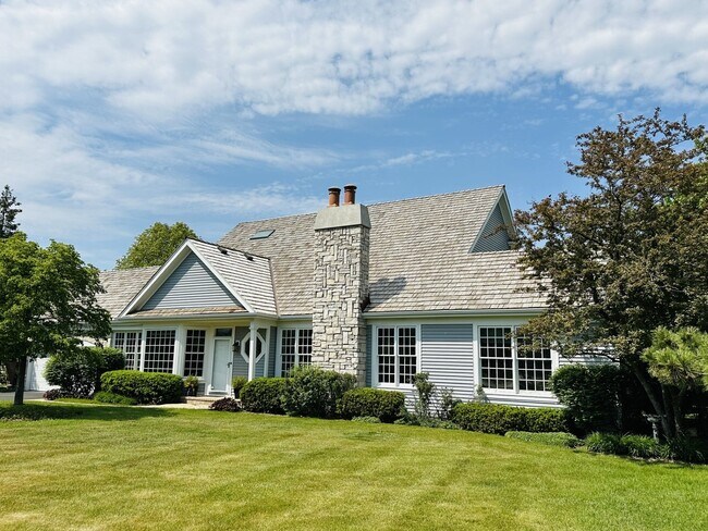 Building Photo - 330 S Berkshire Dr