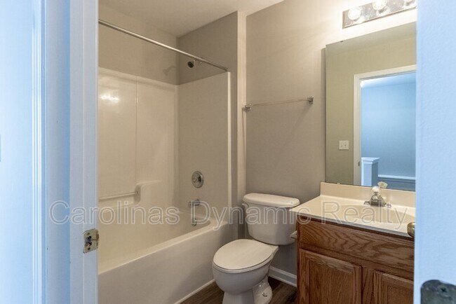 Building Photo - 9618 Blossom Hill Dr