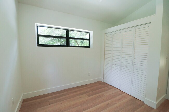 Building Photo - 2101 Riverland Rd