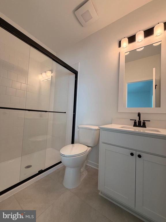 Building Photo - 46 Basswood St