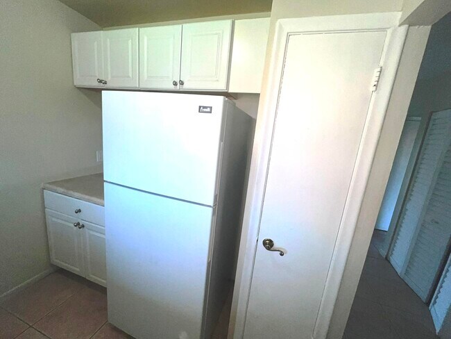 Building Photo - 6100 Forest Hill Blvd