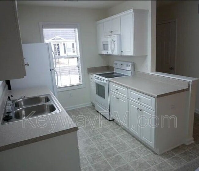 Building Photo - 7322 Dorado Dr