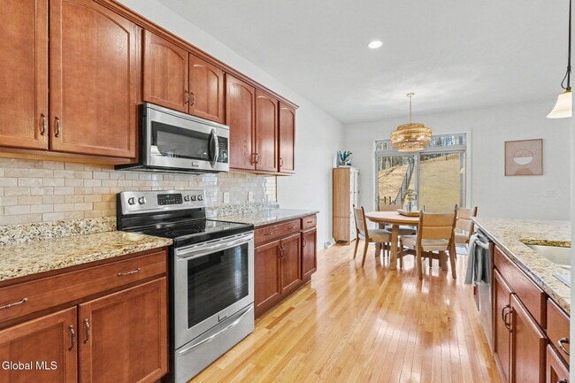 Building Photo - 4B Inglewood Dr