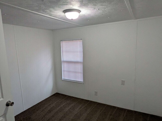 Building Photo - 14962 Goliad Dr