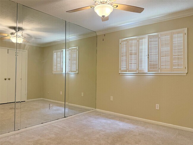 Building Photo - 11318 Briar Forest Dr