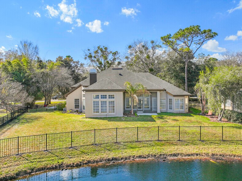 Building Photo - 10061 Vineyard Lake Rd E