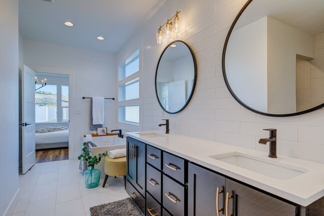 Building Photo - Luxury Living in Dry Creek Ranch