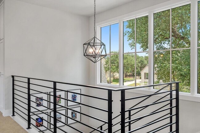 Building Photo - 2600 Arion Cir