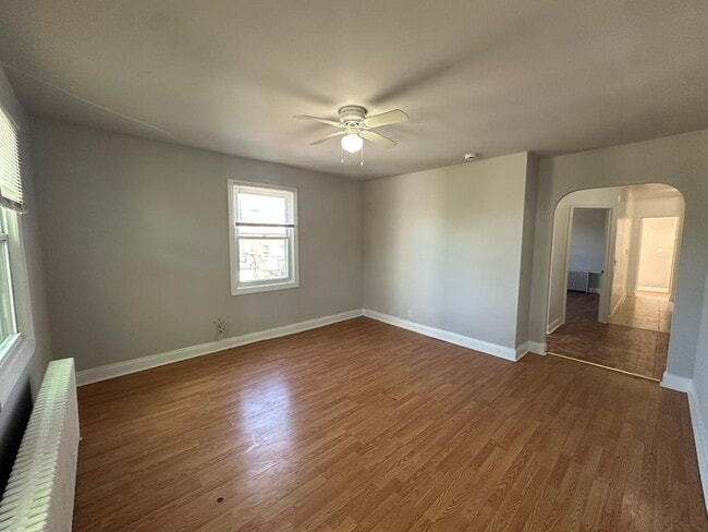 Building Photo - 1025 17th St NE