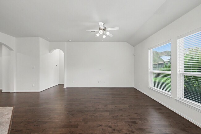 Building Photo - 21327 Somerset Shores Crossing