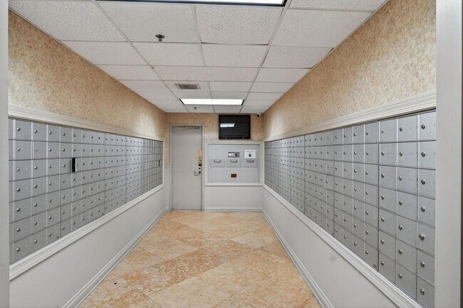 Building Photo - 1280 W Peachtree St NW