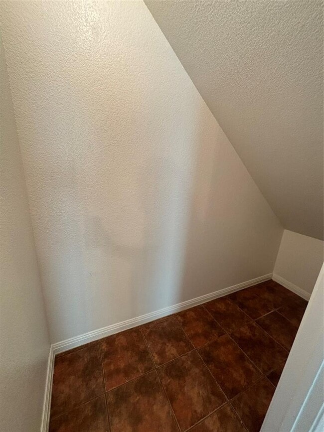 Building Photo - 1703 Deloney St