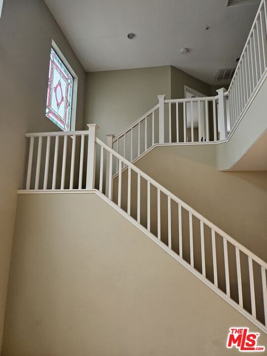 Building Photo - 1157 E Moreno Way