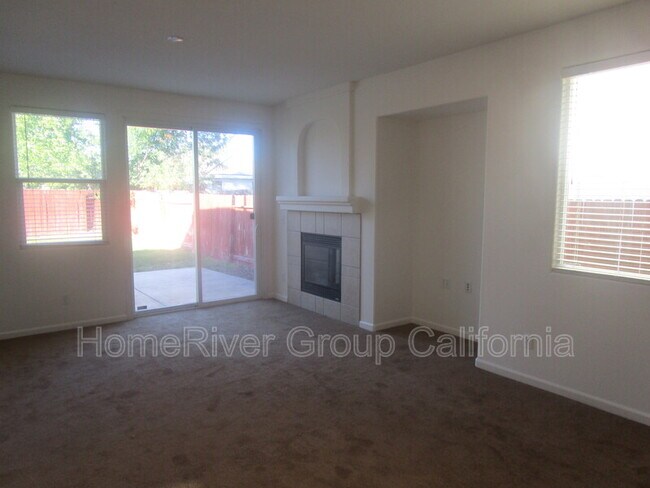 Building Photo - 1825 Acari Ave