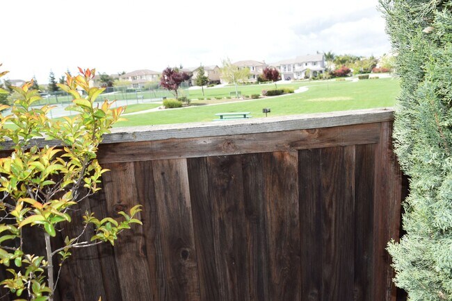 Building Photo - Coming Soon! Spacious Single-Story Home for Lease in Lathrop!