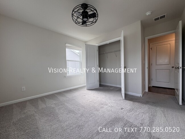 Building Photo - 141 Winding River Dr