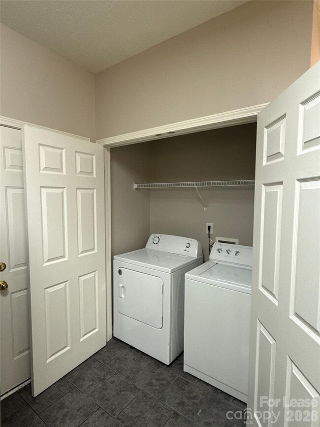 Building Photo - 432 McGinn Grove Dr