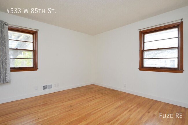 Building Photo - 4533 W 85th St