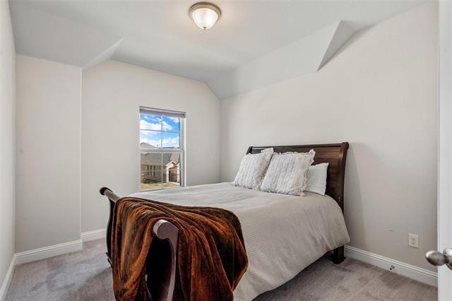 Building Photo - 1220 W Yarrow Ave