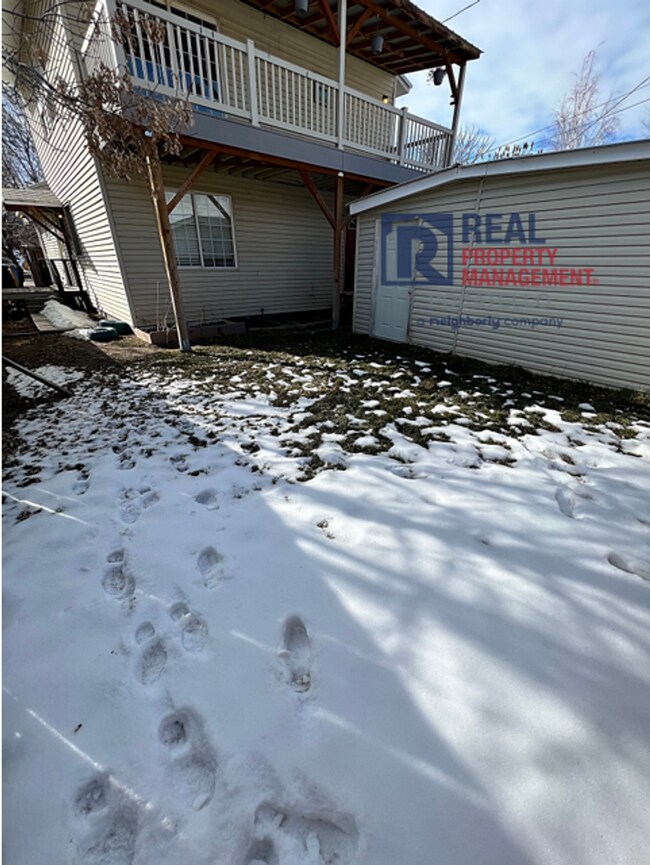 Building Photo - 708 Willow Ave