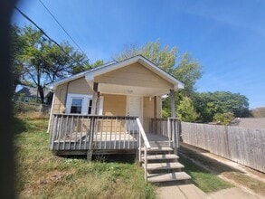 Building Photo - 224 Grandview Ave