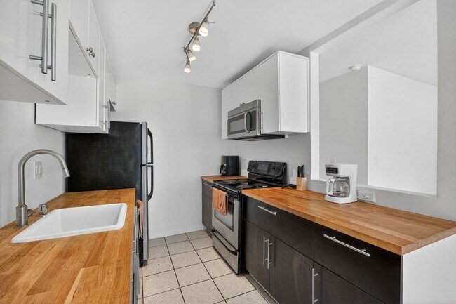 Building Photo - Cute and cozy Chula Vista 2bed/1bath condo available!