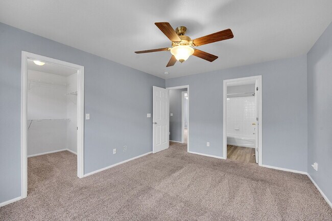 Building Photo - $1,675.00 - 2 Bedrooms, 2.5 Bathrooms, Townhouse in Thornton with Cozy Fireplace!