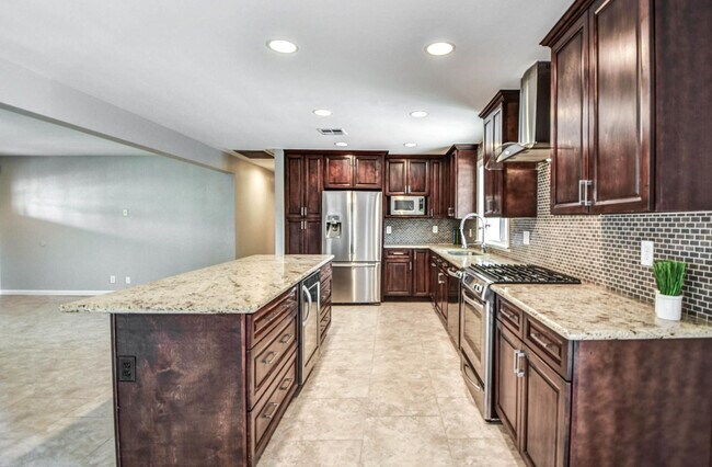 Building Photo - 21 E McKinley St