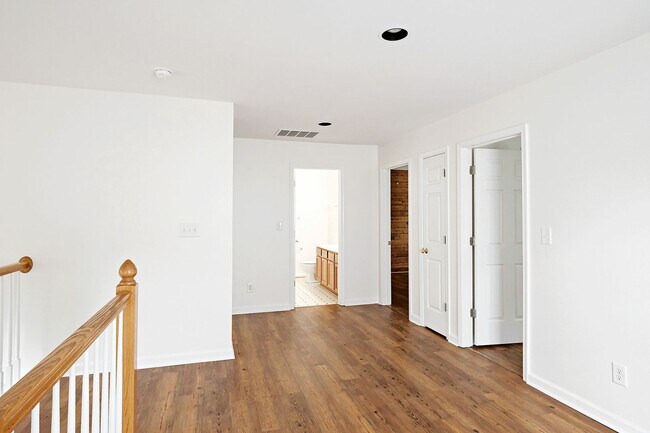 Building Photo - Pet-Friendly 4 Bedroom Home in Forest Lakes South