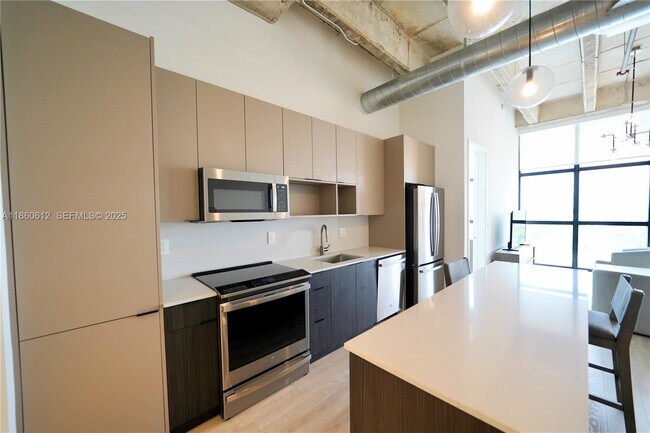 Building Photo - 7920 NE 2nd Ave