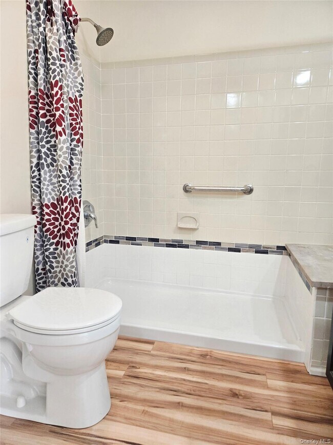 Building Photo - 199 Pointe Cir N