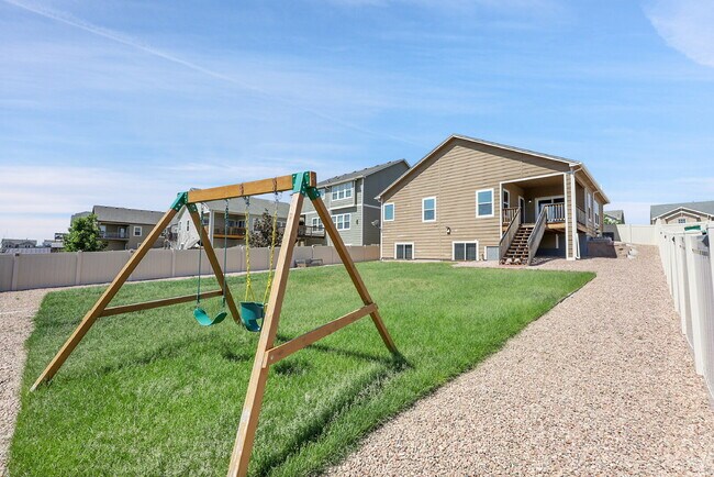 Building Photo - $2,940.95, $300.00 off the first month's rent, 6 Bedrooms, 3 Bathrooms, Single Family Home in Col...