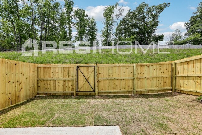 Building Photo - 327 Townley Rd