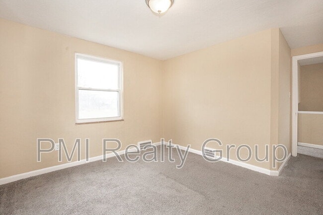 Building Photo - 645 Babbitt Rd