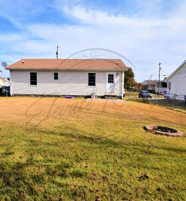 Building Photo - ON SPECIAL! Charming 3 Bedroom Ranch in Cl...