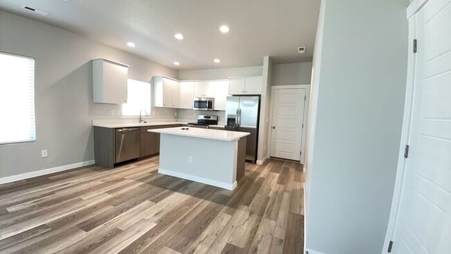 Building Photo - Roe Street Townhomes